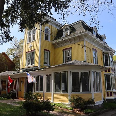 Bed and Breakfast Pangea House Gananoque Exterior foto